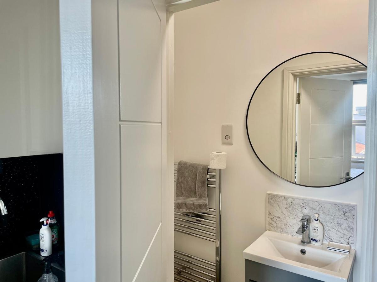 Lovely Self Contained Studio Now Available Londres Exterior foto